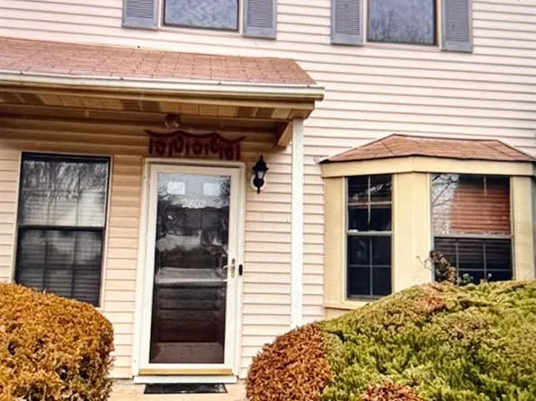 2802 Deerfield Dr, Edison, NJ 08820