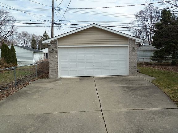 2nd image of 6176 Nightingale St