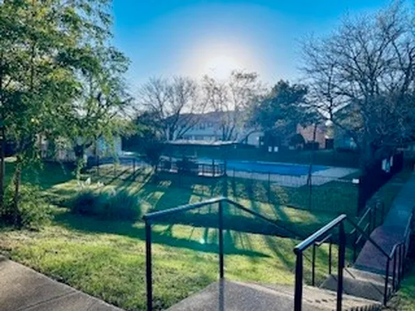 11 W Mountain Ln #38, Grand Prairie, TX 75052