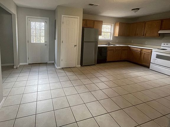 2nd image of 133 Bell Ave #1