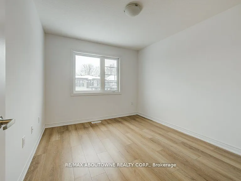120 Court Dr #85 — Photo 28