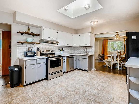 4th image of 269 Cliffview Dr