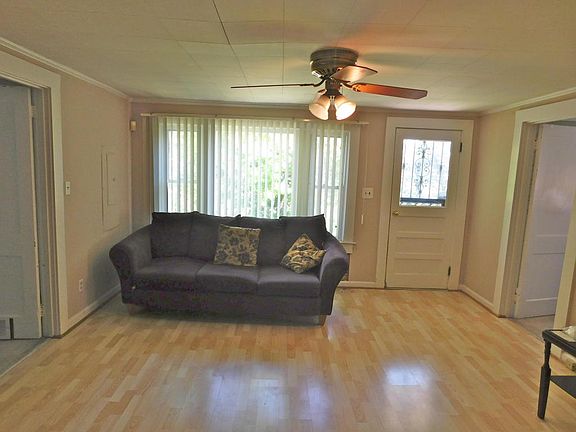 3rd image of 306 Sims Dr #6