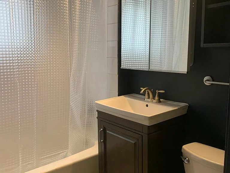 4105 W Barry Ave #1 — Photo 6