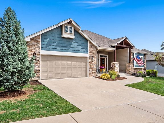 2nd image of 885 Crabapple Dr