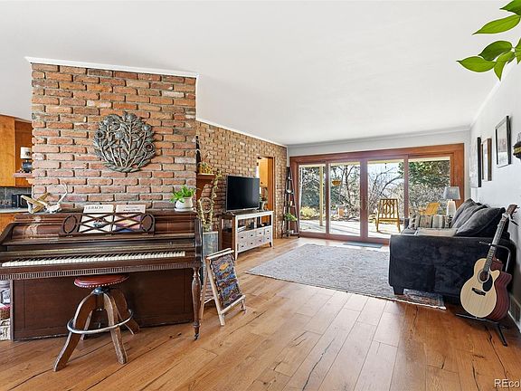 5th image of 345 Crestridge Lane