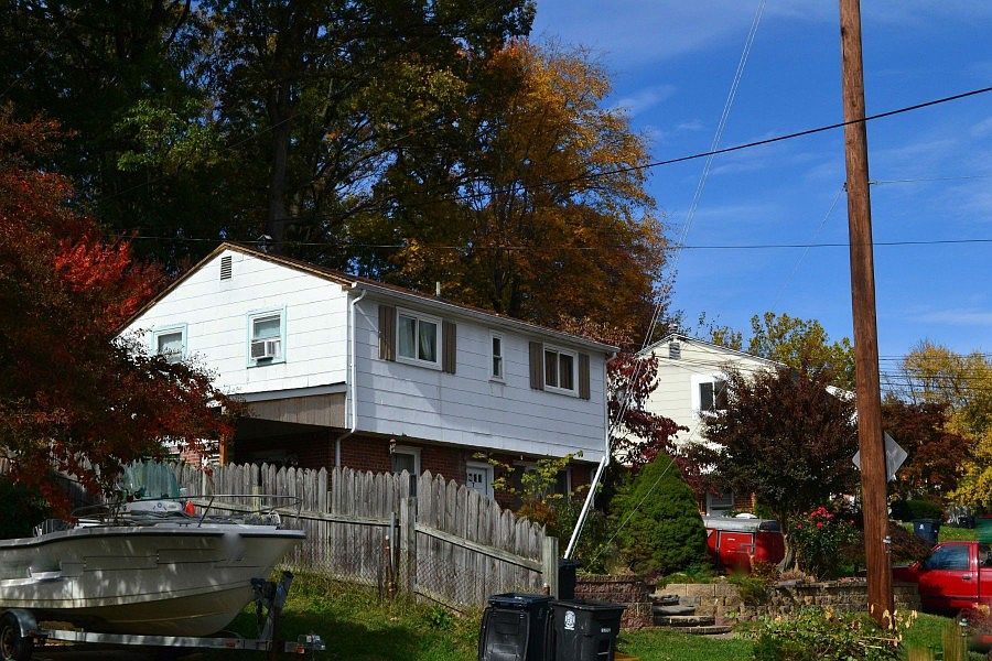 2nd image of 7418 Parkwood St