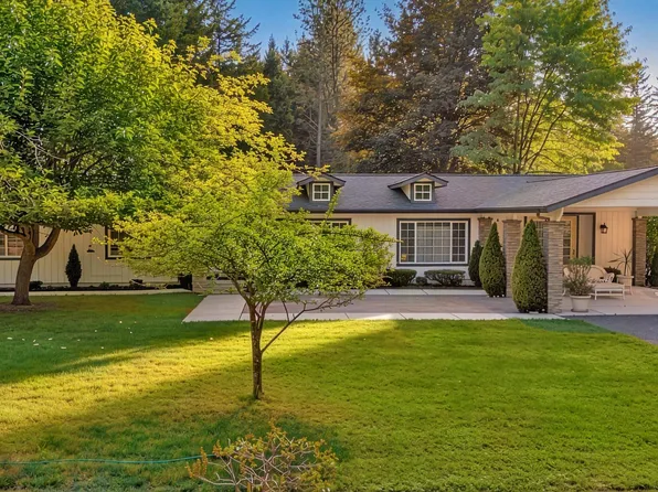 1121 Yeust Rd, Azalea, OR 97410