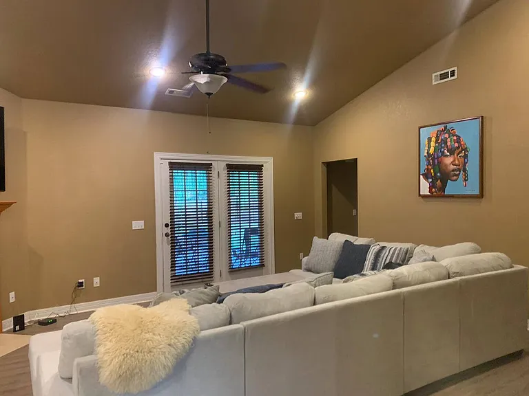 803 N Meadowlands Dr — Photo 2