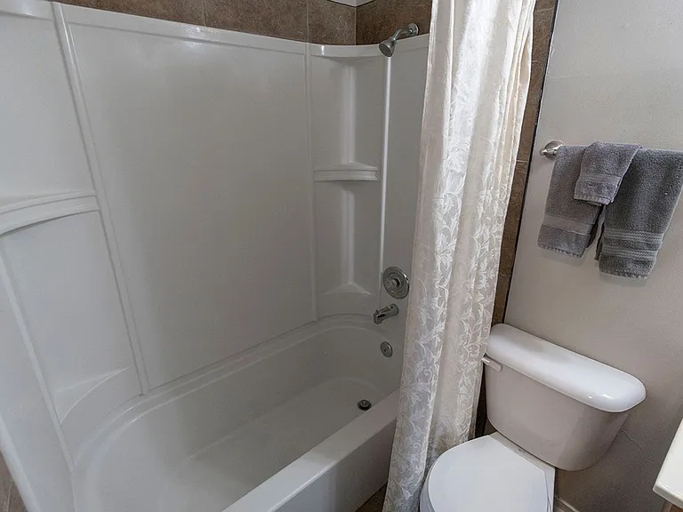 201 Wheaton Ct — Photo 16