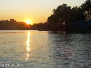 4400 Oak Glen Dr, Camden, MI 49232