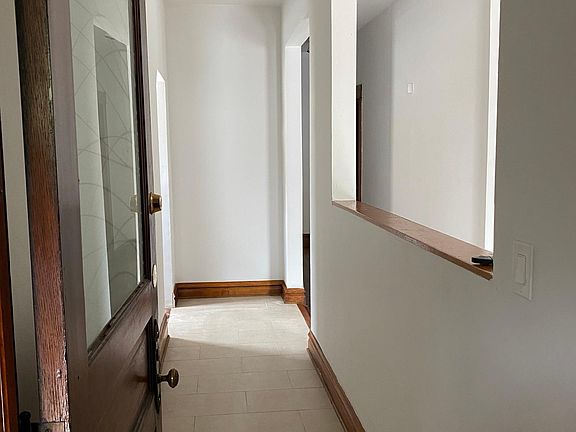 3rd image of 4923 S Vincennes Ave APT 1