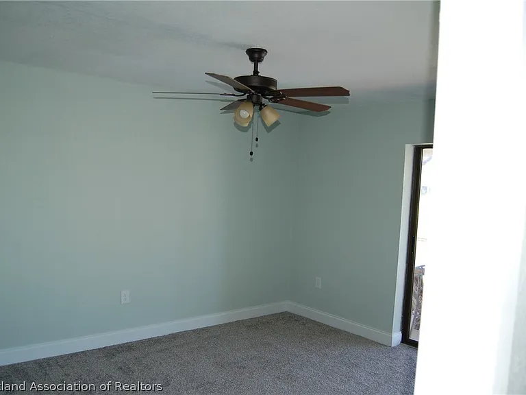 3619 Edgewater Dr — Photo 6