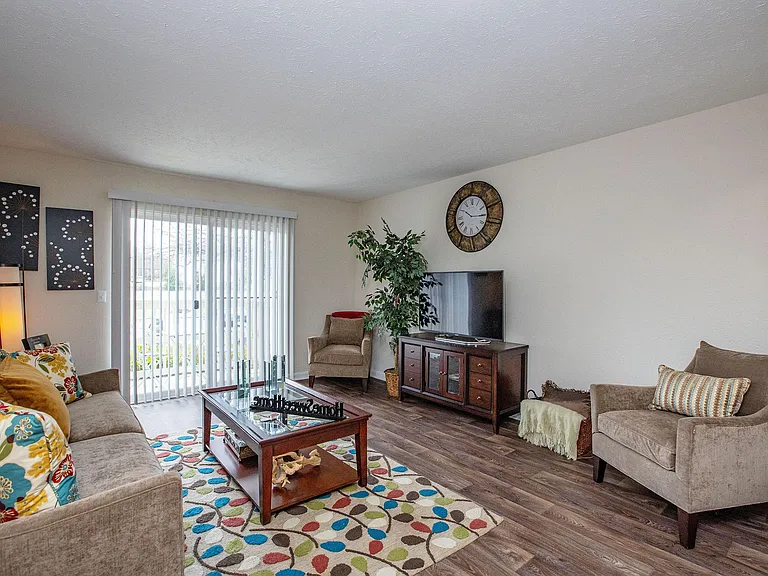 Chase Cove Apartments — Photo 51