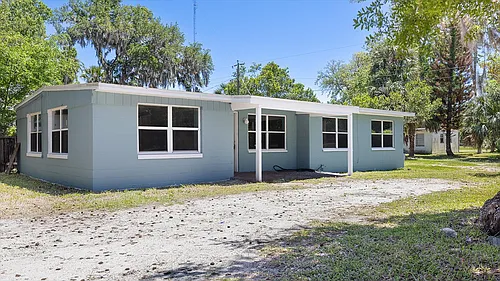 563 6th St Photo 1