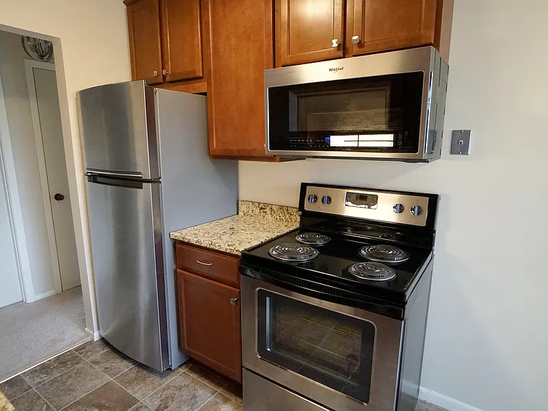 Charlton Estates — Photo 10