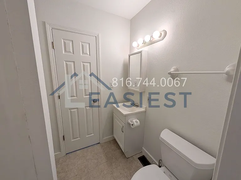 10912 E M 350 Hwy — Photo 11