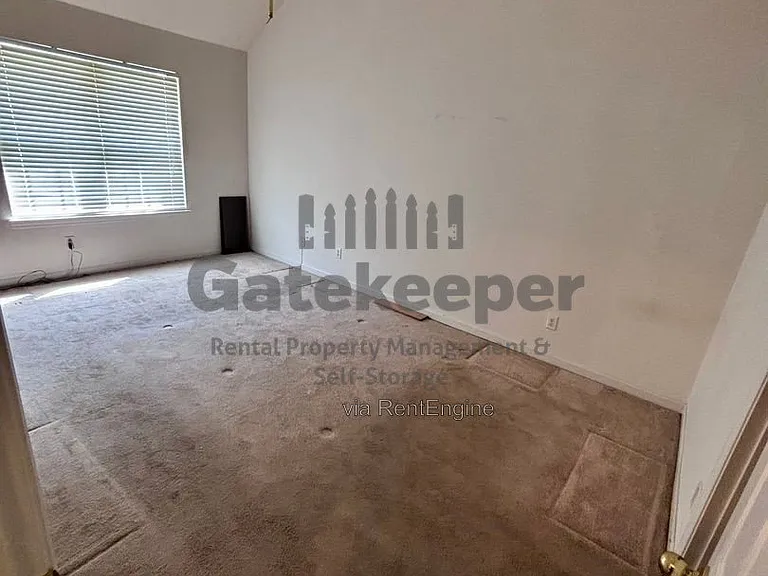 644 N Fairfield Dr — Photo 11