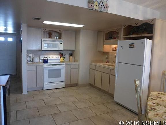 2nd image of 4811 Saxon Dr APT B404