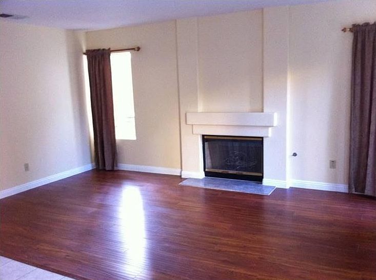 2nd image of 739 Avenida Abeja