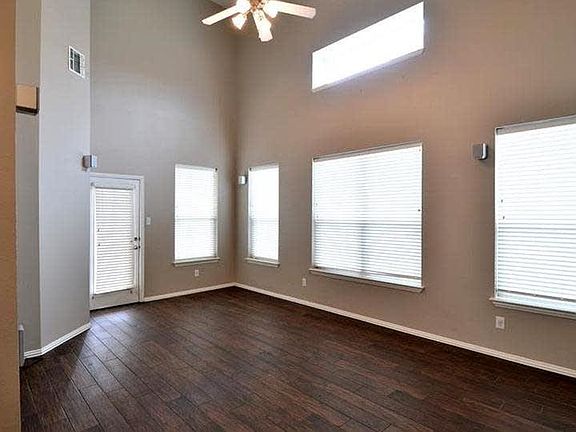 4th image of 10325 Waterbury Dr