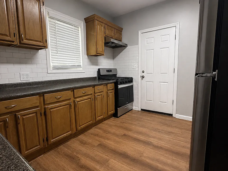 80 Vandewater St #1