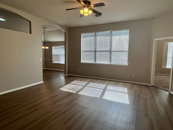 3rd image of 3509 Buckingham Pl