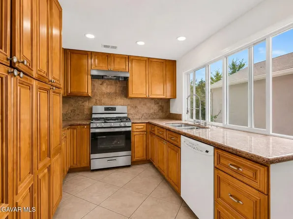 25790 Parada Dr, Santa Clarita, CA 91355