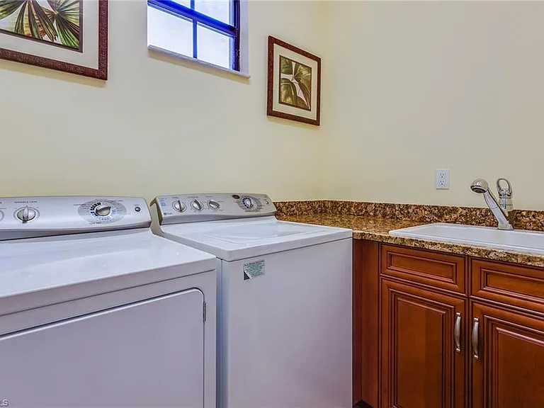 7771 Cottesmore Dr — Photo 31