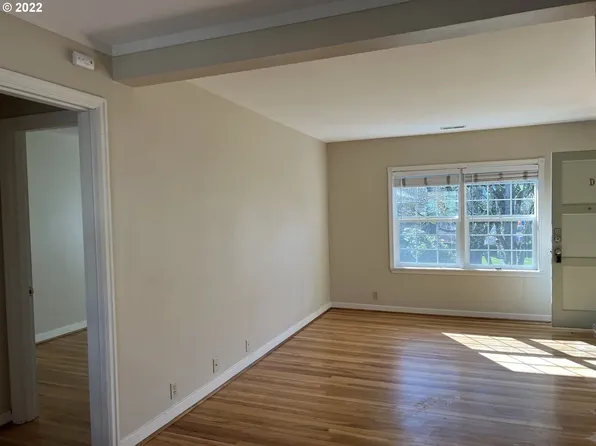 310 E 12th St APT D, Vancouver, WA 98660