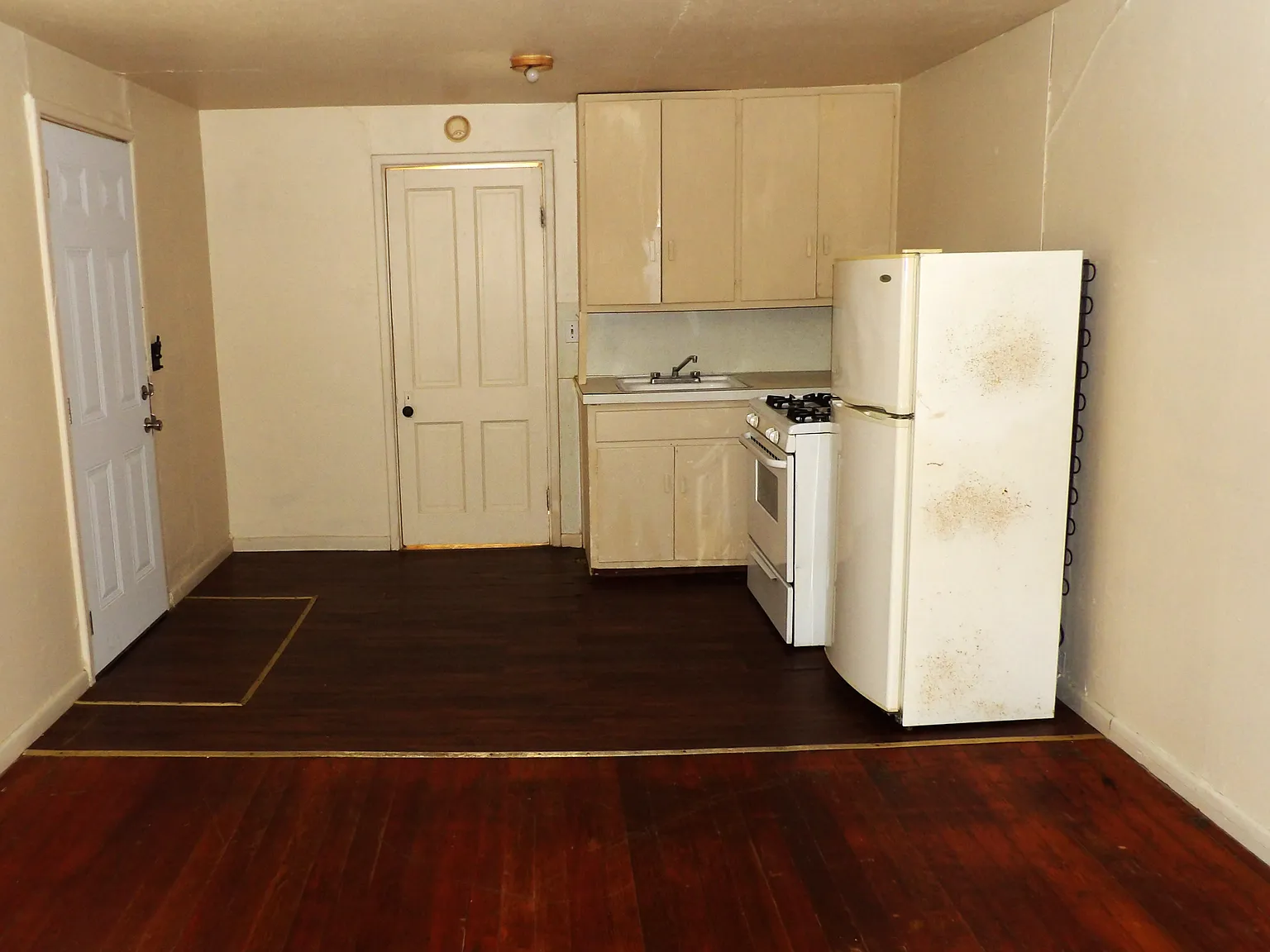 Studio, 380 sqft, $395 — Photo 3