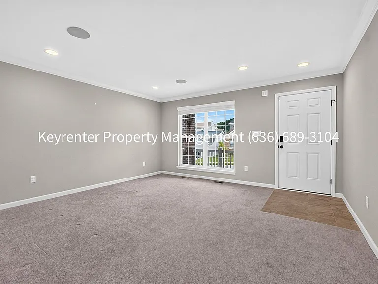 2823 Winding Valley Dr — Photo 21