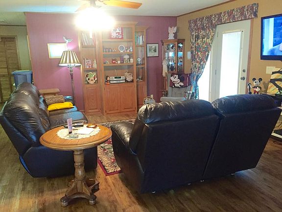 2nd image of 103 N Boone St