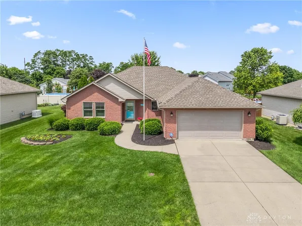 143 Heckathorn Rd, Brookville, OH 45309