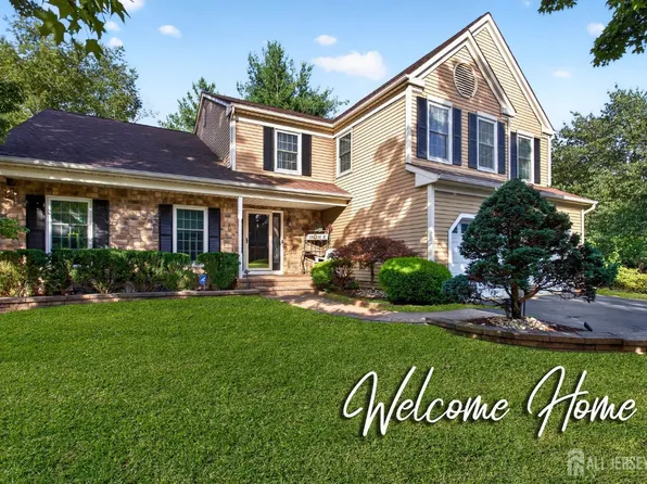 2 Monroe Ct, Plainsboro, NJ 08536