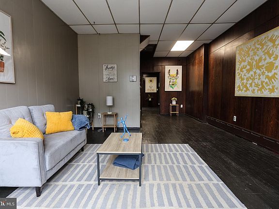 5th image of 709 W Norwegian St