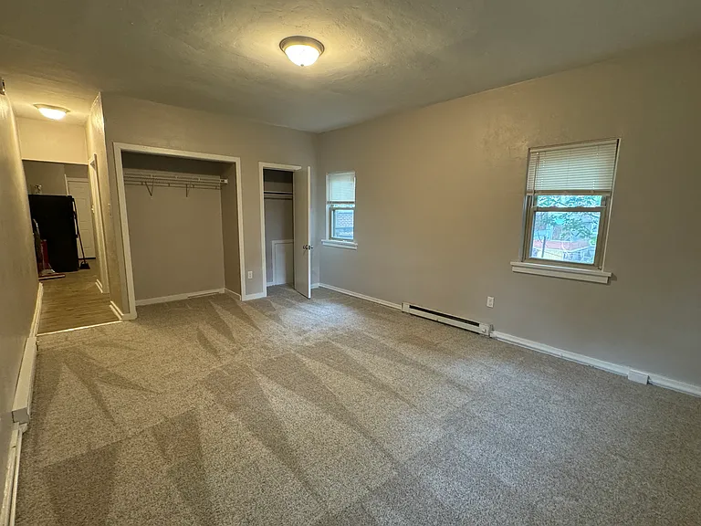 1817 Whitehall St #2R — Photo 9