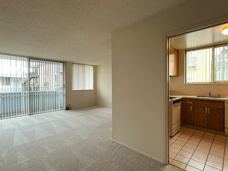 Excelsior Court — Photo 10