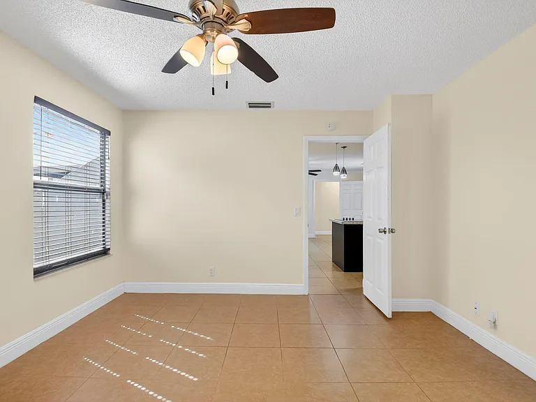 18 Crossings Cir #F — Photo 26
