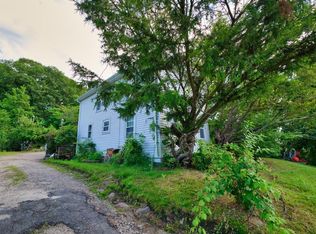 898 Main Rd, Tiverton, RI 02878