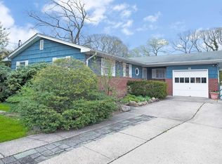61 March Ct, Selden, NY 11784