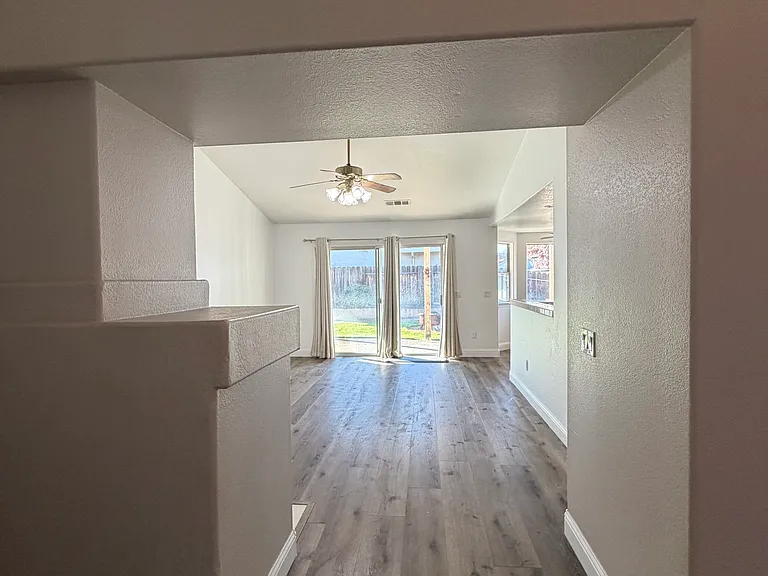 276 Reardon St — Photo 16