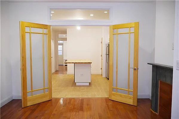 Rented by Avenue Sotheby's International Realty | media 45