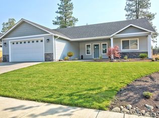 217 Pomeroy View Dr, Cave Junction, OR 97523