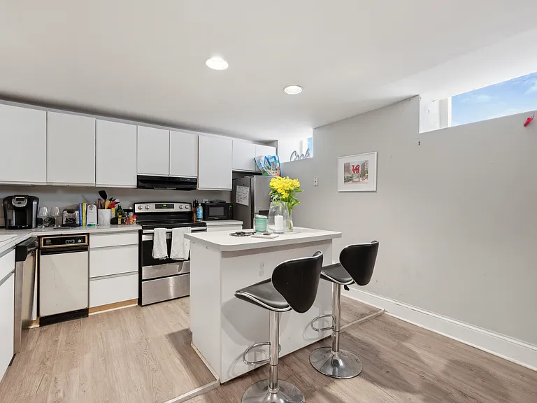 413 Spruce St #1 — Photo 10
