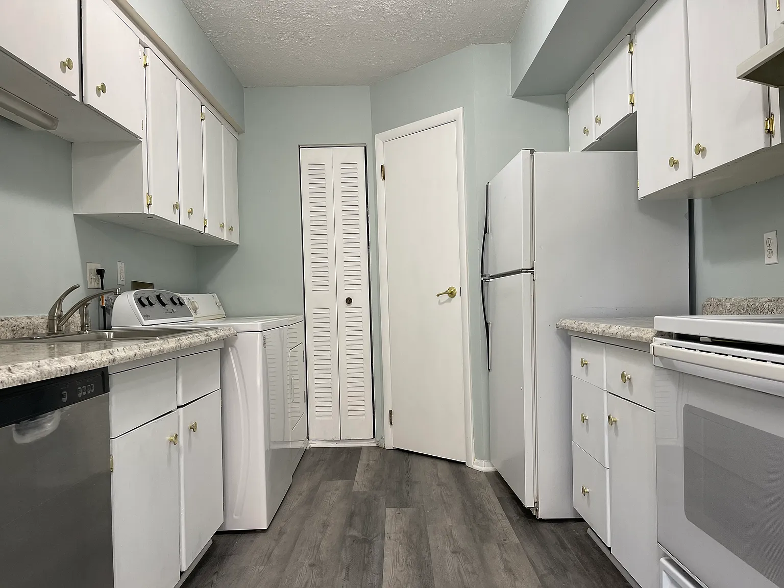 4907 Wildwood Ct — Photo 3