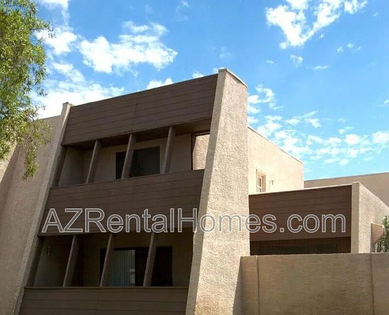 1st image of 615 W 13th St
