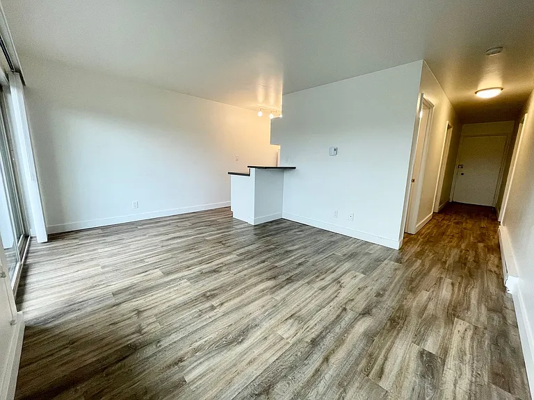 Village Vista Apartments — Photo 78