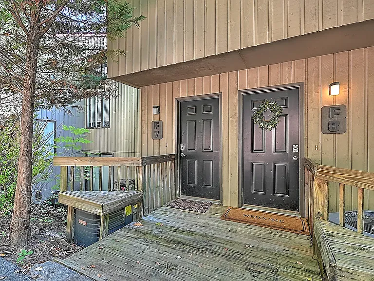 109 Beechnut St #7 — Photo 49