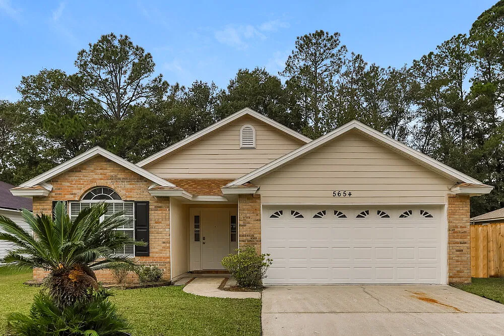 4 bed, 2.0 bath, 1763 sqft, $2,870 — Photo 1